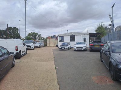 Property Image for 30 Burrowfield, Welwyn Garden City, Hertfordshire, AL7 4SR