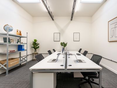 Property Image for Unit 34, The Shirt Factory, 51 Derby Road, Gloucester, Gloucestershire, GL1 4AE