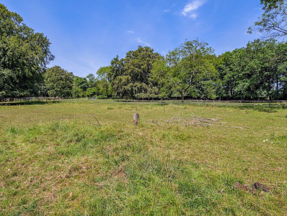 Land And Stables North Of, Lightwood Lane, Randwick, Gloucestershire, GL6 6JW