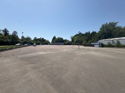 Property Image for Pine Tree Garage, Tring Road, Edlesborough, Dunstable, Buckinghamshire, LU6 2EQ