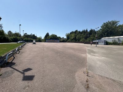 Property Image for Pine Tree Garage, Tring Road, Edlesborough, Dunstable, Buckinghamshire, LU6 2EQ