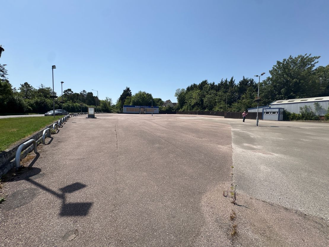 Pine Tree Garage, Tring Road, Edlesborough, Dunstable, Buckinghamshire, LU6 2EQ