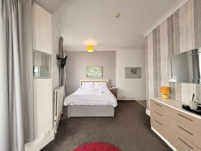 Property Image for Bowies Lodge, 218 Promenade, Blackpool, FY1