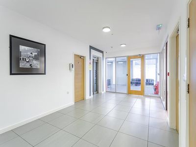 Property Image for Avon Business Centre, 435 Stratford Road, Shirley, Solihull, B90 4AA
