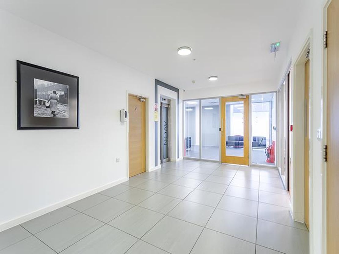 Avon Business Centre, 435 Stratford Road, Shirley, Solihull, B90 4AA