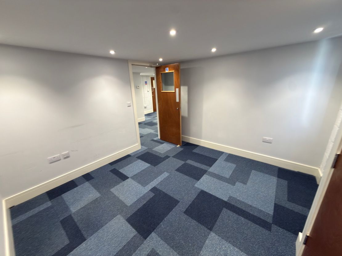 6-7 Palace Industrial Estate, Bircholt Road, Maidstone, Kent, ME15 9XU