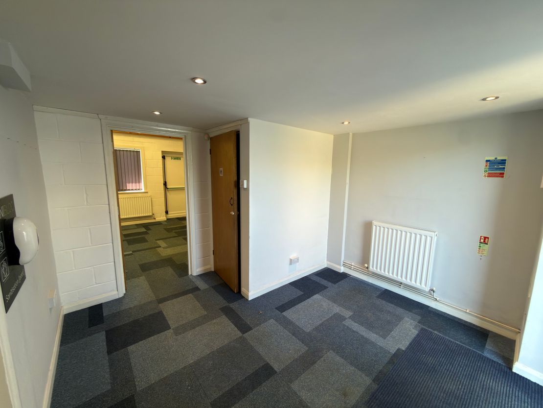 6-7 Palace Industrial Estate, Bircholt Road, Maidstone, Kent, ME15 9XU
