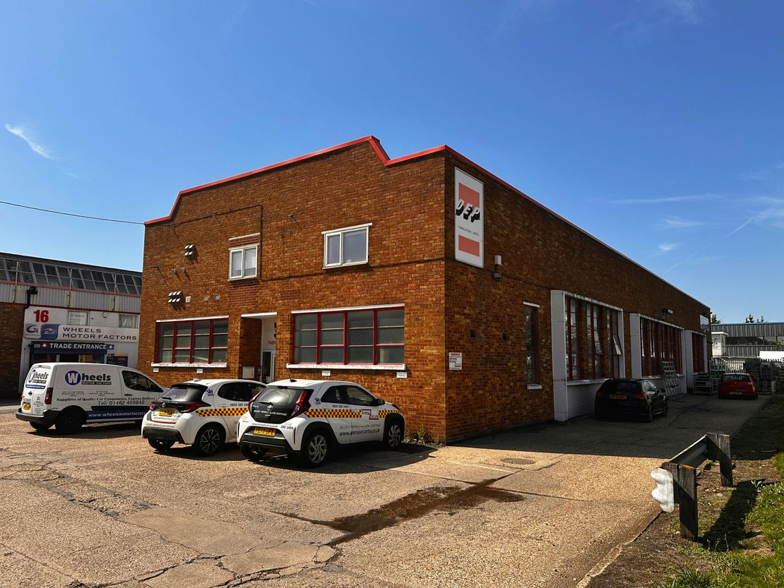 Unit 33, Cam Centre, Hitchin, SG4 0TW