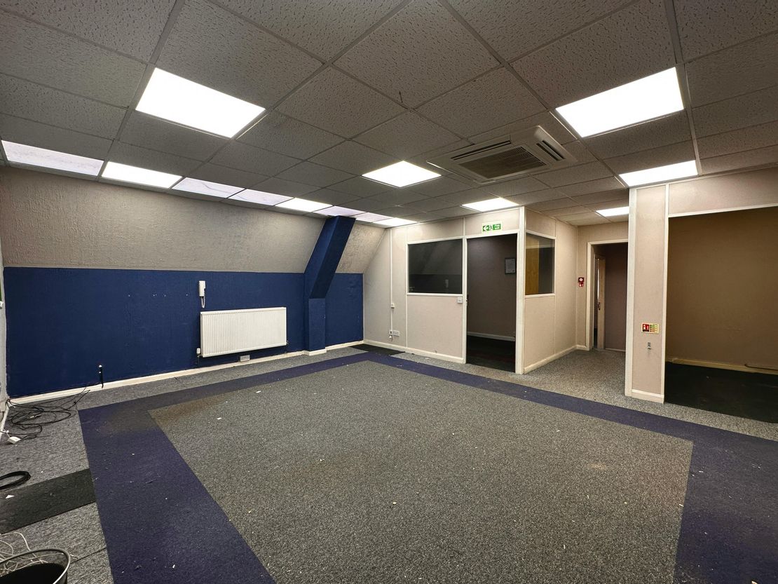 Unit 33, Cam Centre, Hitchin, SG4 0TW