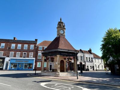 Property Image for Investment For Sale, 15 The Broadway, Newbury, West Berkshire, RG14 1AS