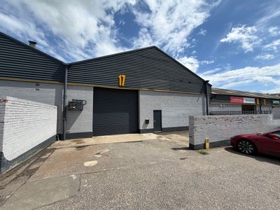 Property Image for 17 Redhills Road, South Woodham Ferrers, Chelmsford, Essex, CM3 5UP
