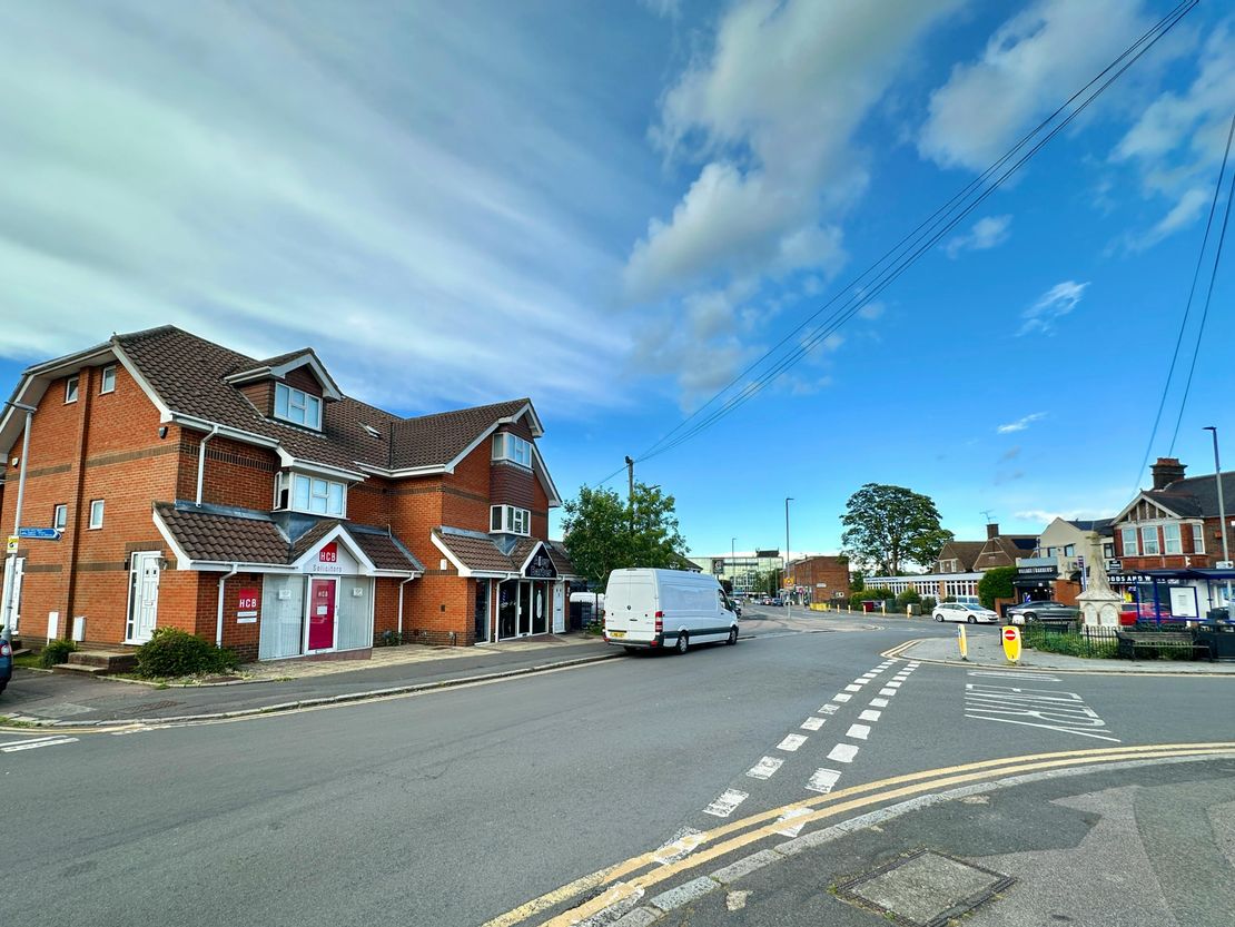 8 St Thomas Road, Stopsley, Luton, LU2 7NY