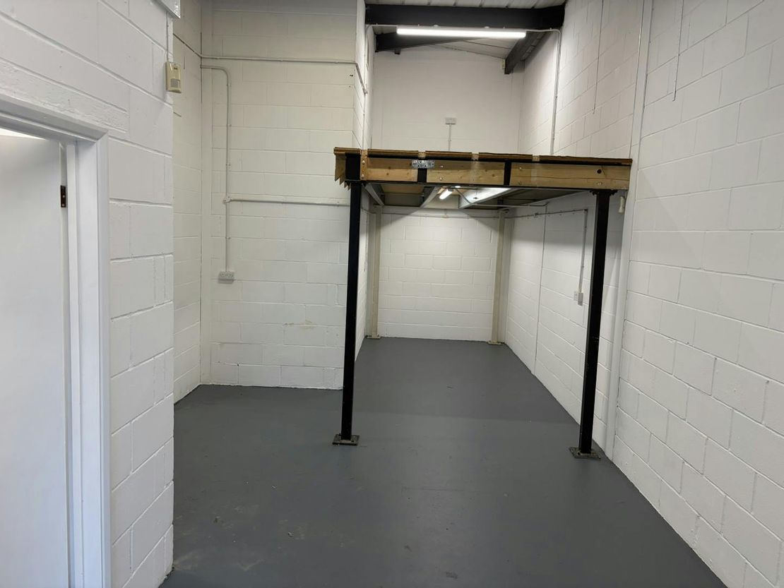 Unit 24 Fiddlebridge Industrial Centre, Lemsford Road, Hatfield, AL10 0DE