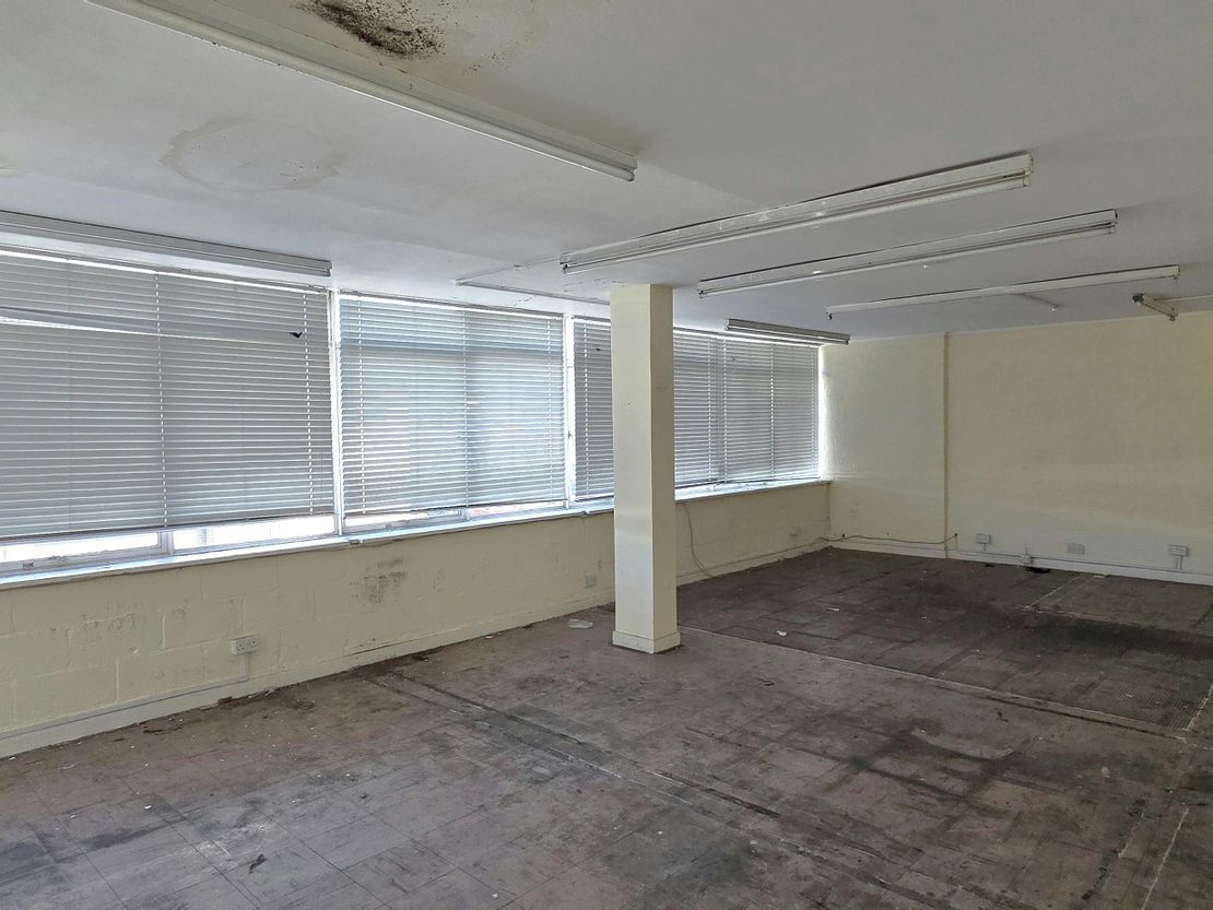 Unit 7, Unit 8 & Unit 9, Lyndean Industrial Estate, Felixstowe Road, Abbey Wood, London, SE2 9SG