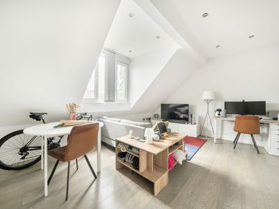 Property Image for 117 London Road, Twickenham, TW1 1EE