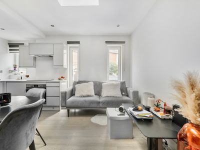 Property Image for 117 London Road, Twickenham, TW1 1EE