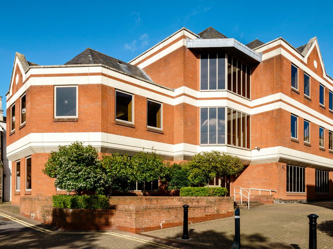 Gulliver House, Windsor, Madeira Walk, Windsor, SL4 1EP