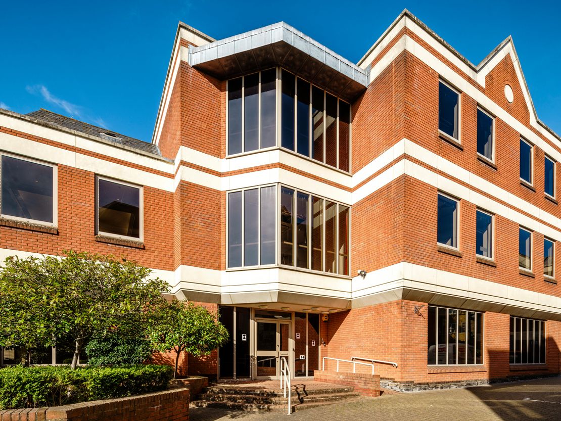 Gulliver House, Windsor, Madeira Walk, Windsor, SL4 1EP