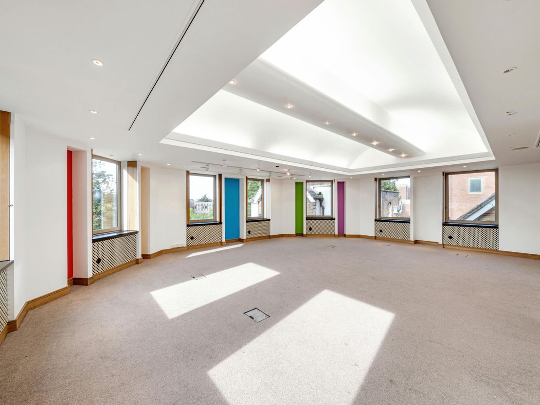 Gulliver House, Windsor, Madeira Walk, Windsor, SL4 1EP