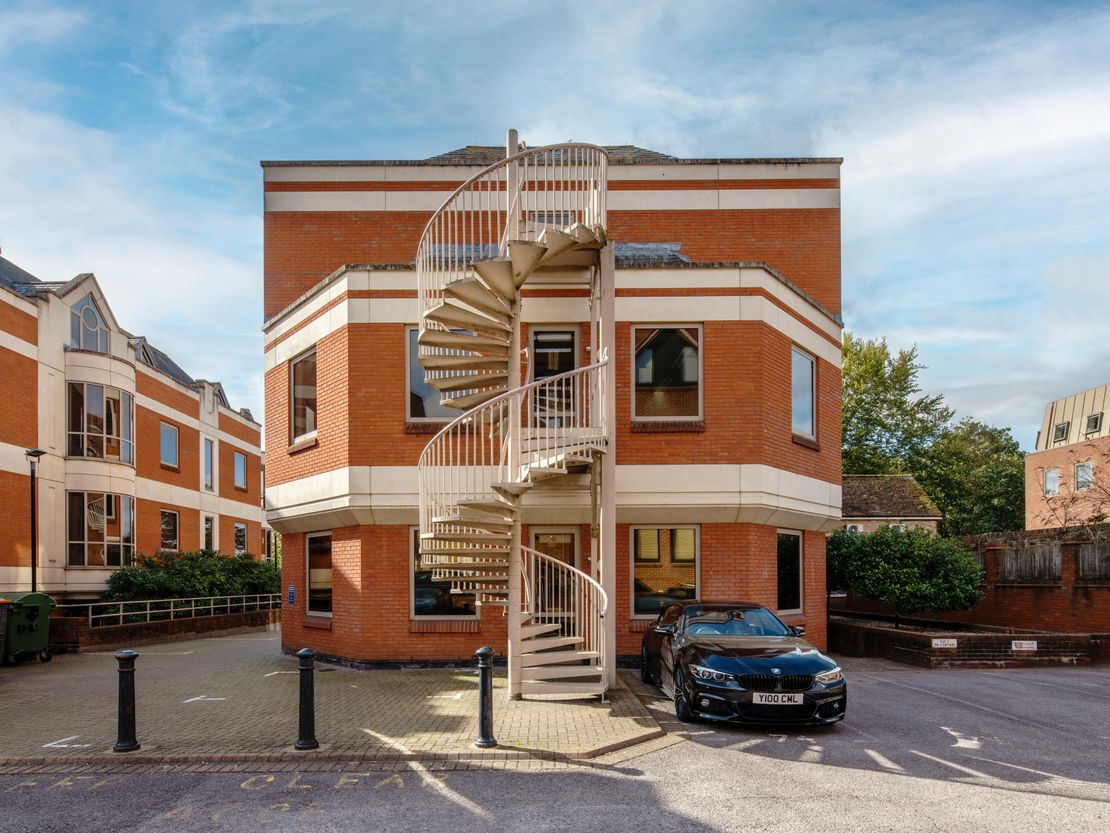 Gulliver House, Windsor, Madeira Walk, Windsor, SL4 1EP
