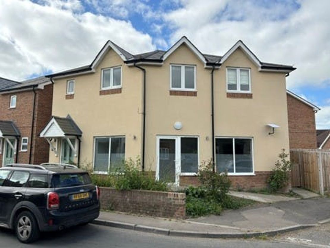 Cross Road Stores, High Street, Medstead, GU34 5LW