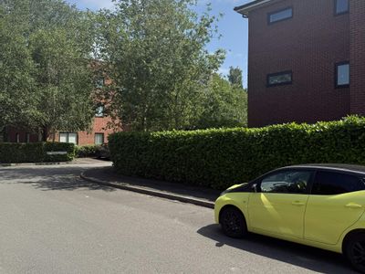 Property Image for Penstock Drive, Stoke-on-Trent, ST4 7GF