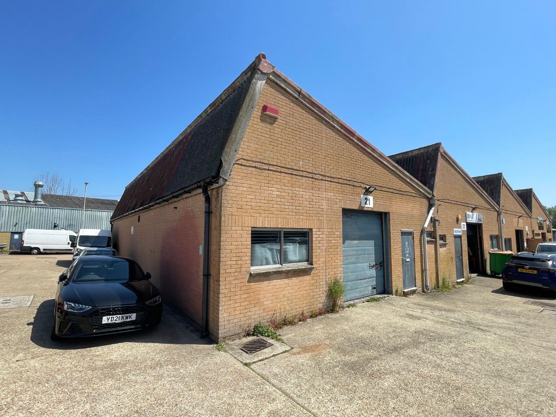 Unit 21, Ellingham Industrial Estate, Ellingham Way, Ashford, Kent, TN23 6JZ