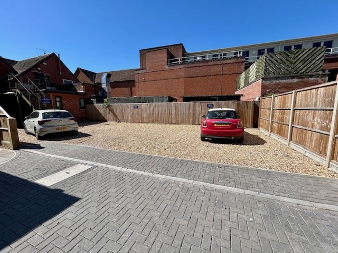 First Floor, 17 High Street / 10 Crown Lane, Theale, Reading, Berkshire, RG7 5BG