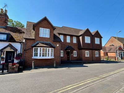 Property Image for Cygnet House, 3 Northcroft Lane, Newbury, West Berkshire, RG14 1BT