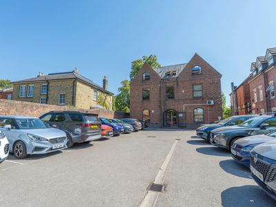 Property Image for Stag Gates House, 63-64 The Avenue, Southampton, SO17 1XS
