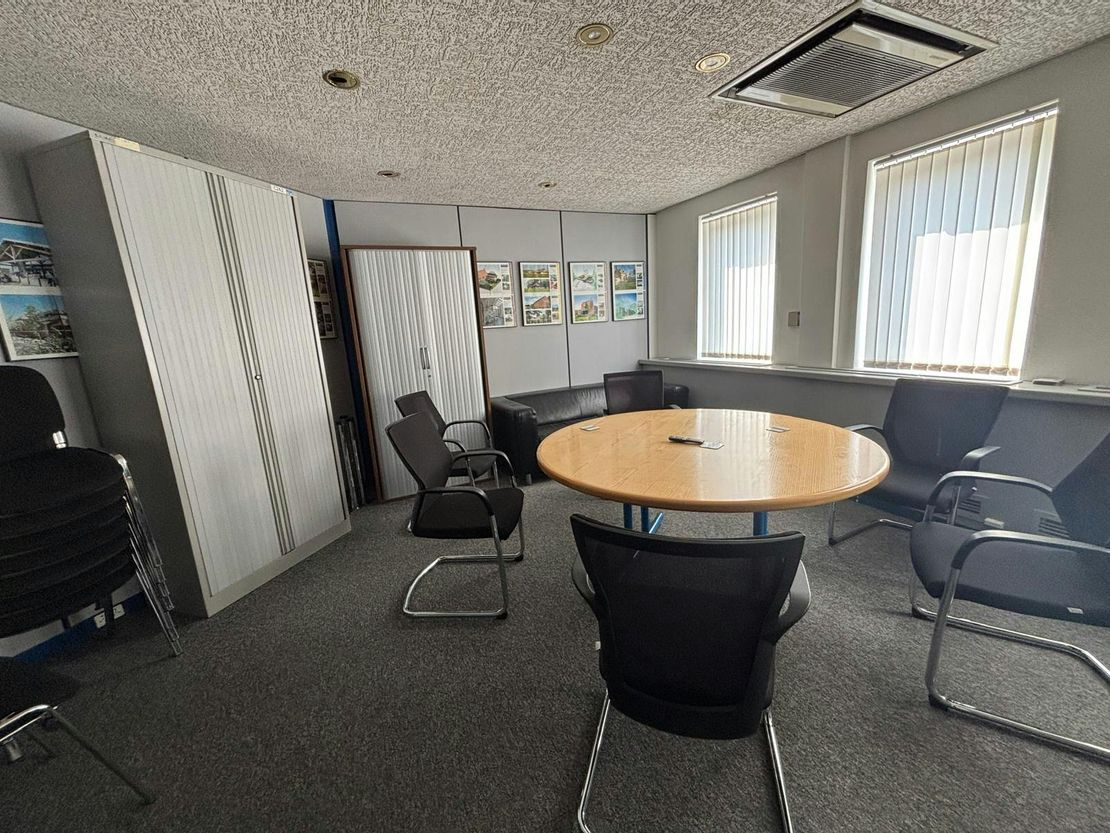 Office Suites, 2nd Floor, Marlborough House, 71 High Street, Kidlington, OX5 2DN