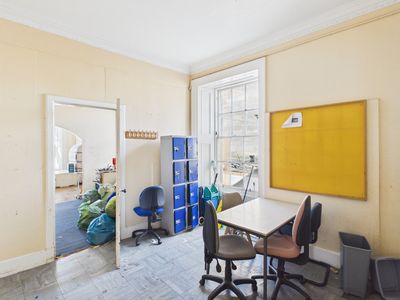 Property Image for 170 High Street, Kirkcaldy, Fife, KY1 1JW