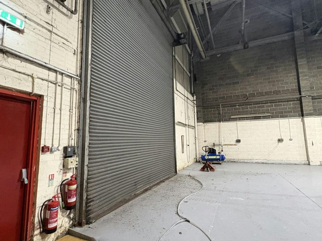 Warehouse 14, Leeds Bradford Airport Industrial Estate, Yeadon, Leeds, LS19 7WP