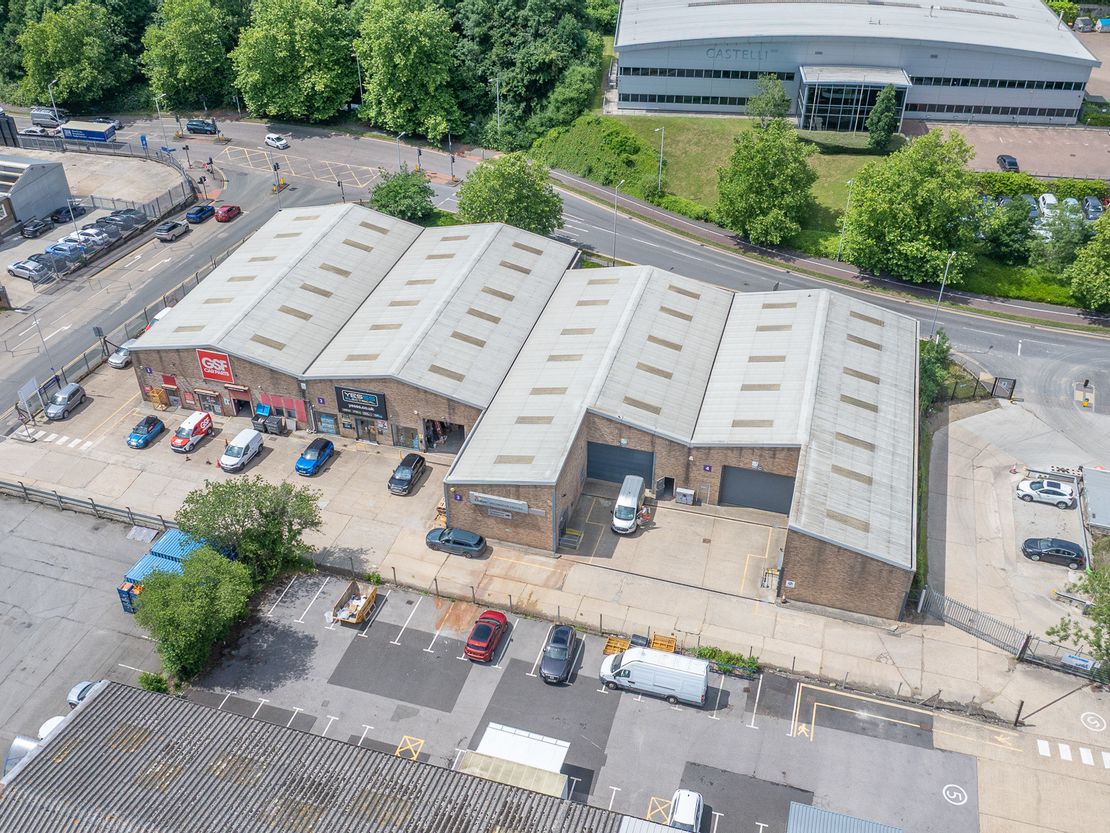 Unit 4 Deacon Industrial Estate, Lamberts Road, Tunbridge Wells, Kent, TN2 3EH