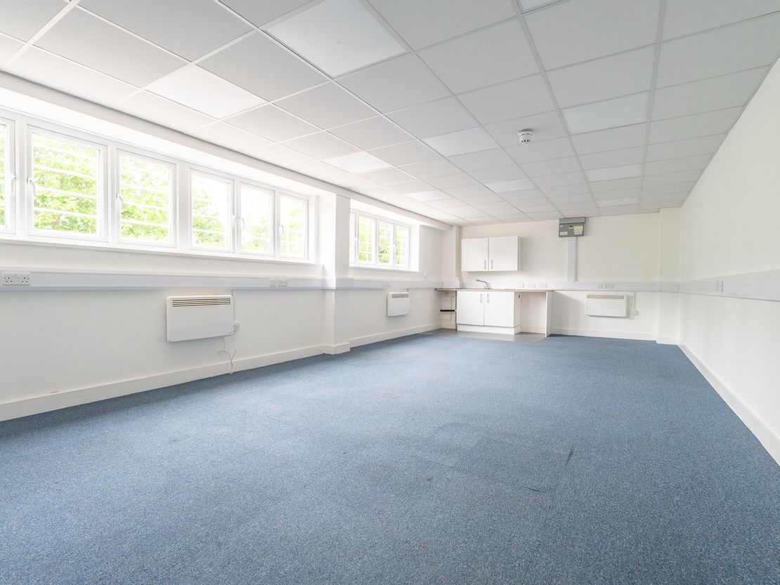 Unit 4 Deacon Industrial Estate, Lamberts Road, Tunbridge Wells, Kent, TN2 3EH