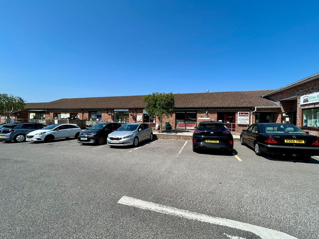 Unit 9 Wyevale Garden Centre, Bath Road, Thatcham, Berkshire, RG18 3AN