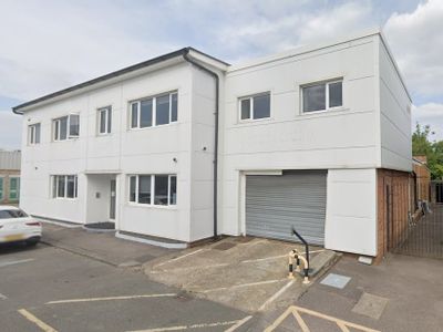 Property Image for 28 Station Close, Potters Bar, Hertfordshire, EN6 1TL