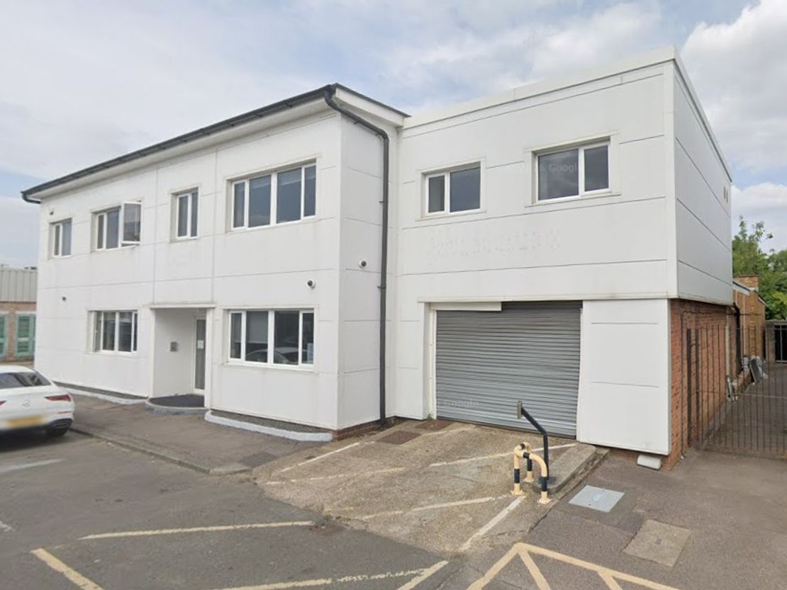 28 Station Close, Potters Bar, Hertfordshire, EN6 1TL