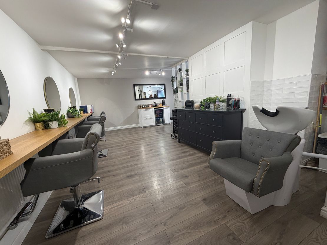 Unit 7 Clarke Hall Farm, Aberford Road, Wakefield, West Yorkshire, WF1 4AL