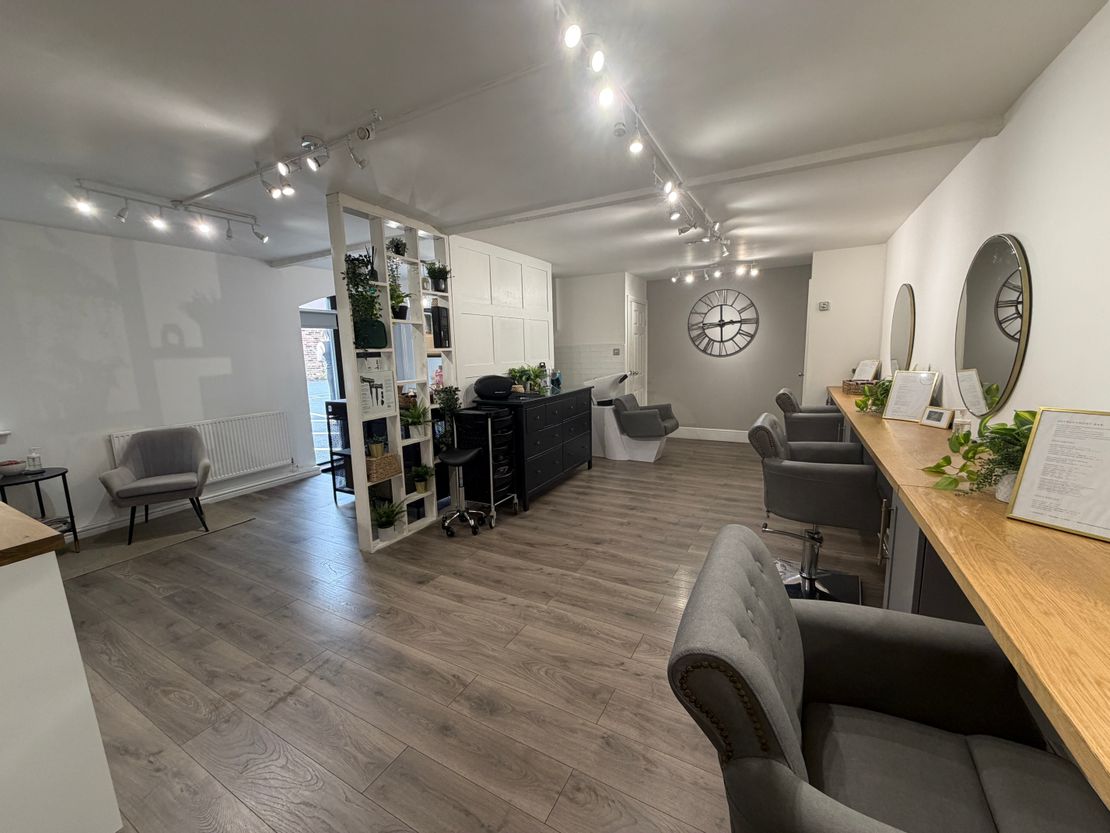 Unit 7 Clarke Hall Farm, Aberford Road, Wakefield, West Yorkshire, WF1 4AL