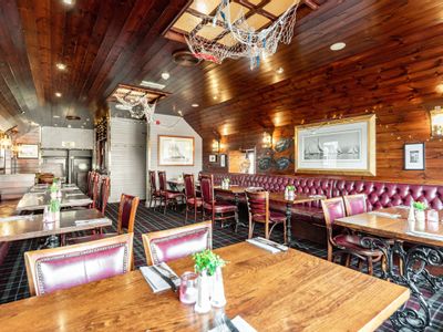 Property Image for The Ship Inn & Waterfront Restaurant, 121 Fisher Street, Broughty Ferry, Dundee, Angus, DD5 2BR