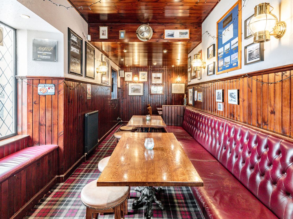 The Ship Inn & Waterfront Restaurant, 121 Fisher Street, Broughty Ferry, Dundee, Angus, DD5 2BR