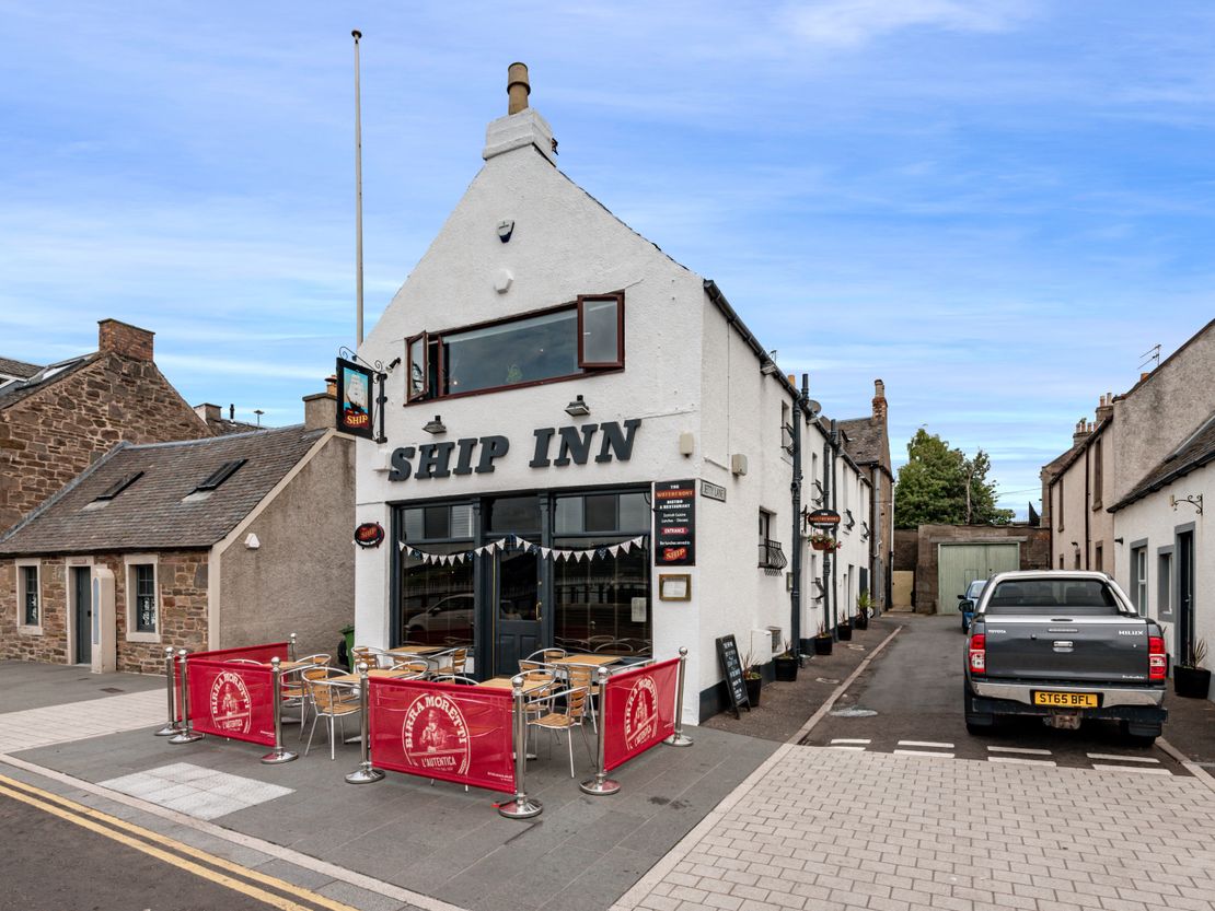 The Ship Inn & Waterfront Restaurant, 121 Fisher Street, Broughty Ferry, Dundee, Angus, DD5 2BR