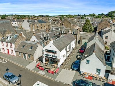 Property Image for The Ship Inn & Waterfront Restaurant, 121 Fisher Street, Broughty Ferry, Dundee, Angus, DD5 2BR