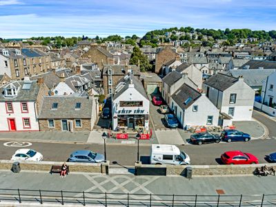 Property Image for The Ship Inn & Waterfront Restaurant, 121 Fisher Street, Broughty Ferry, Dundee, Angus, DD5 2BR