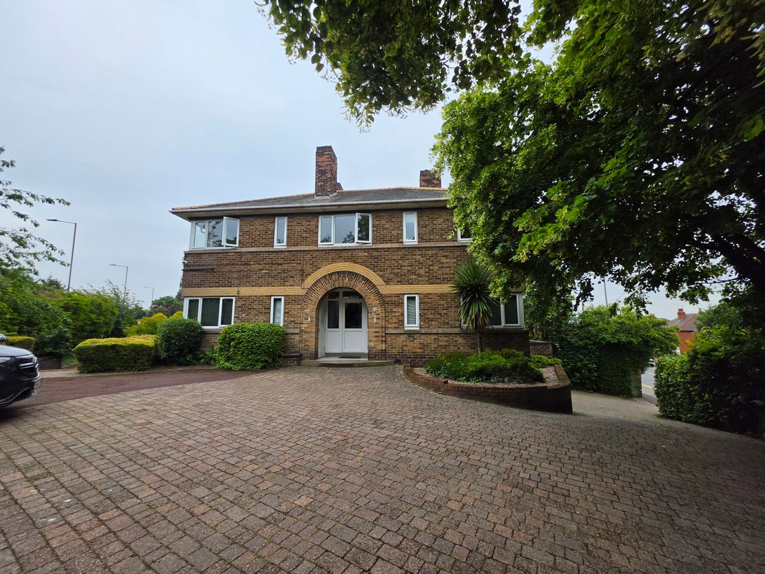 Wentworth Lodge, 173 Wentworth Road, Doncaster, South Yorkshire, DN2 4BT