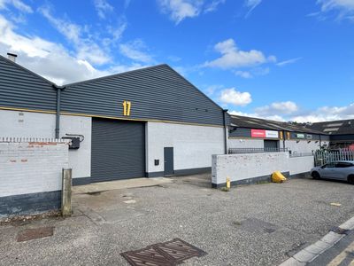 Property Image for 17 Redhills Road, South Woodham Ferrers, Chelmsford, Essex, CM3 5UL