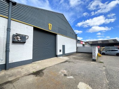 Property Image for 17 Redhills Road, South Woodham Ferrers, Chelmsford, Essex, CM3 5UL