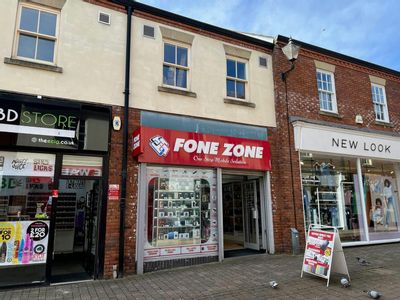 Property Image for 3 Castle Walk, Newcastle, ST5 1AN