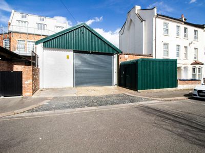 Property Image for 25 Gloucester Road, London, W3 8PD
